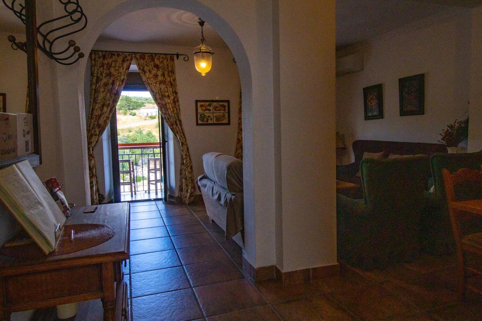 La Casa De La Lela Villa Setenil De Las Bodegas Ruang foto