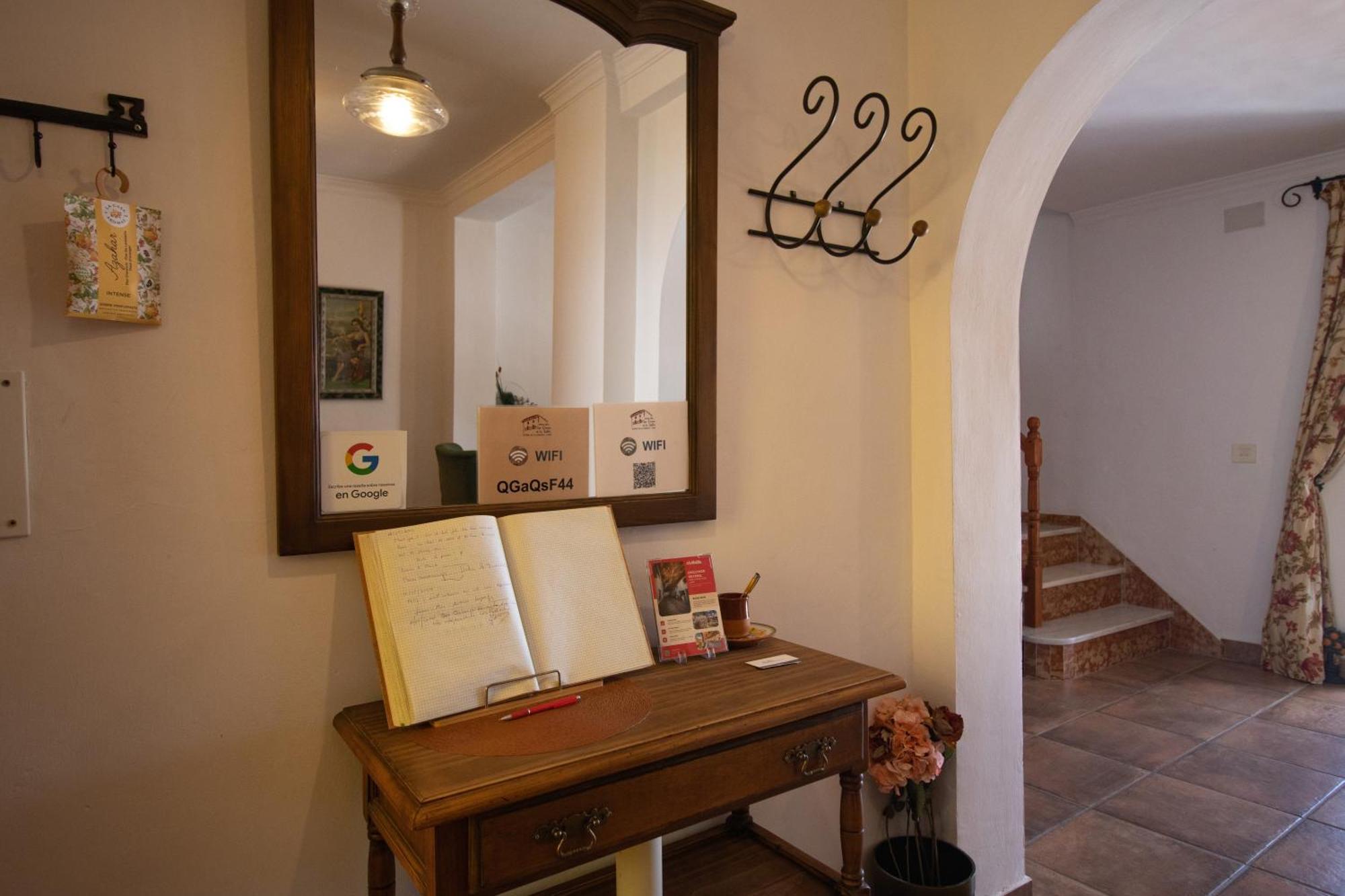 La Casa De La Lela Villa Setenil De Las Bodegas Ruang foto